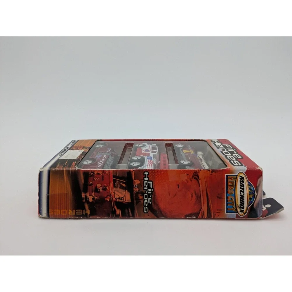 VTG Mattel Matchbox Hero City Fire Heroes 3-Pack Diecast Fire Trucks 2002 NIB